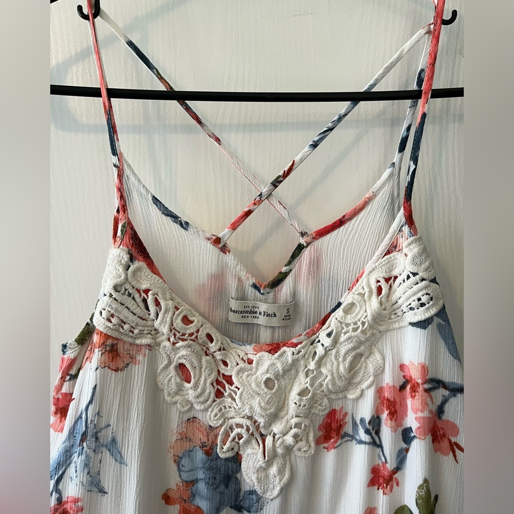 Abercrombie & Fitch Womens Floral Camisole with Lace Detail Size Small - Picture 3 of 6